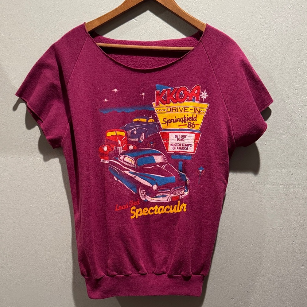 Vintage Graphic Tee - Magenta 'Spectacular' Lead Sled Car Springfield ‘86 Print